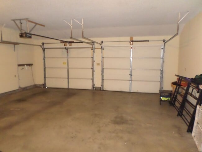 Building Photo - House on Browning available NOW