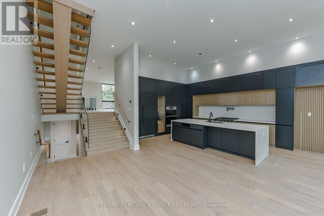 Photo - UPSTAIRS - 90 TWELFTH STREET