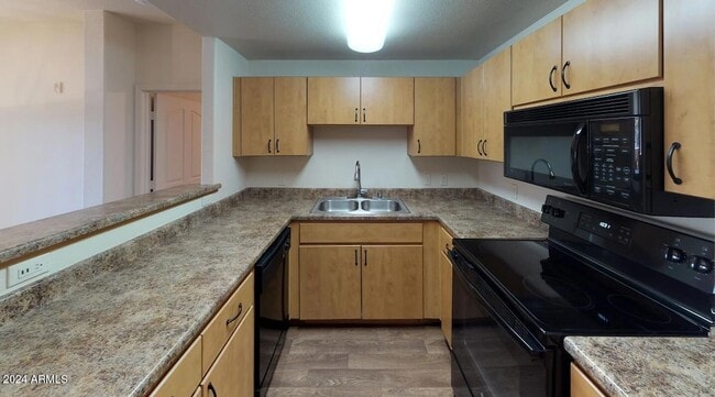 Photo - 16682 N W Point Pkwy Unit 2