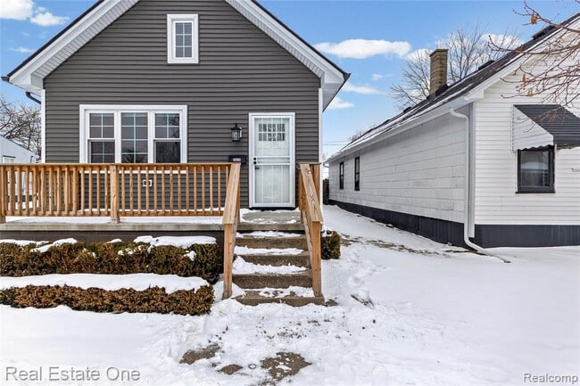 Photo - 2824 Williams St