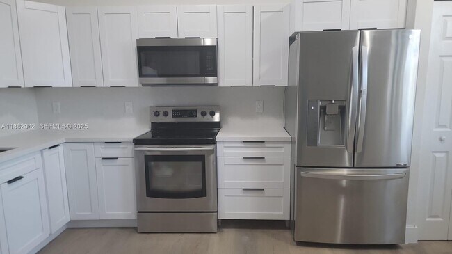 Photo - 571 SE 37th Pl