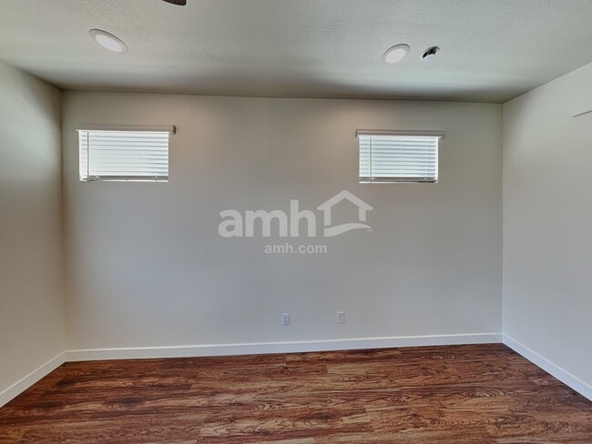 Photo - 1272 W Mahogany St