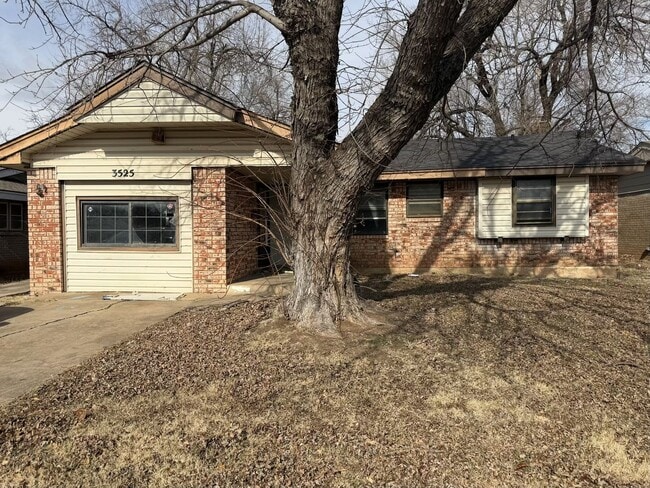 Building Photo - Make Ready Home!