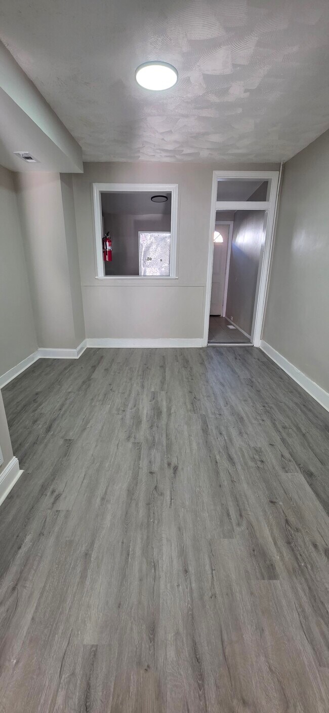 Photo - 144 N Streeper St