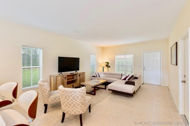 13513 Fountain View Blvd