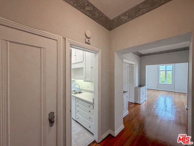 Photo - 1314 Hayworth Ave