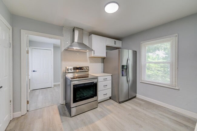 Photo - 8067 Aline Ave