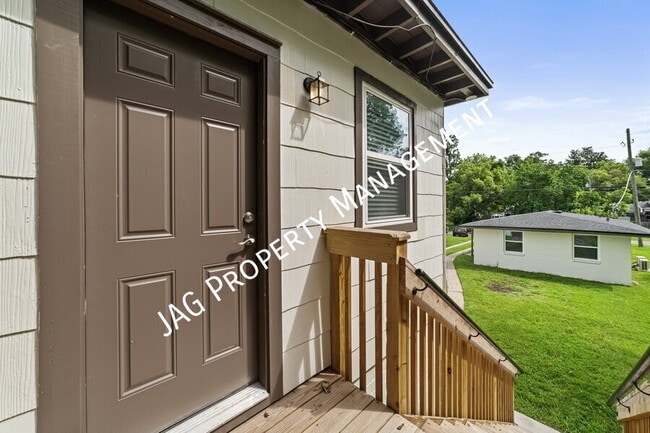 Photo - 1074 Day Ave