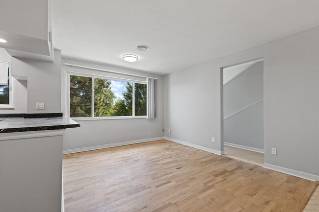 Photo - Cascade Apartments