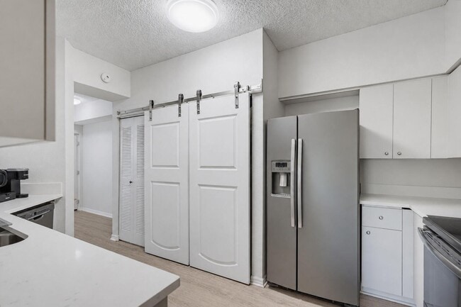 Photo - 350 Crestwood Cir Unit 306