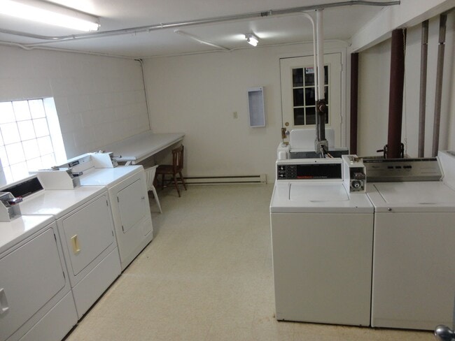 Photo - Large 2 bedroom 1 bath with balcony and ga...