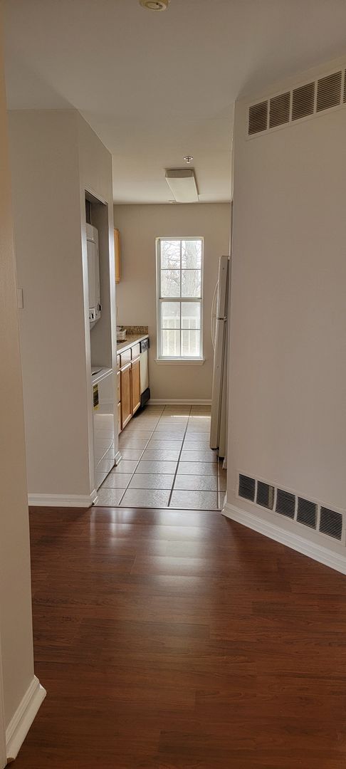 Photo - 1024 Willings Way