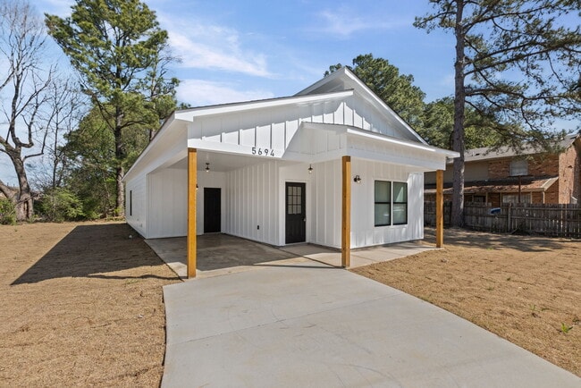 Photo - 5694 Myers Rd