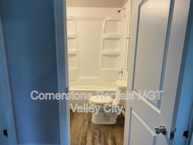 Photo - 208 5th Ave SW