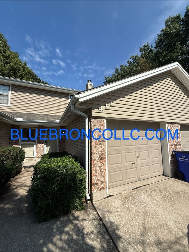 Building Photo - This one will go fast, marvelous 2 bedroom... Rental