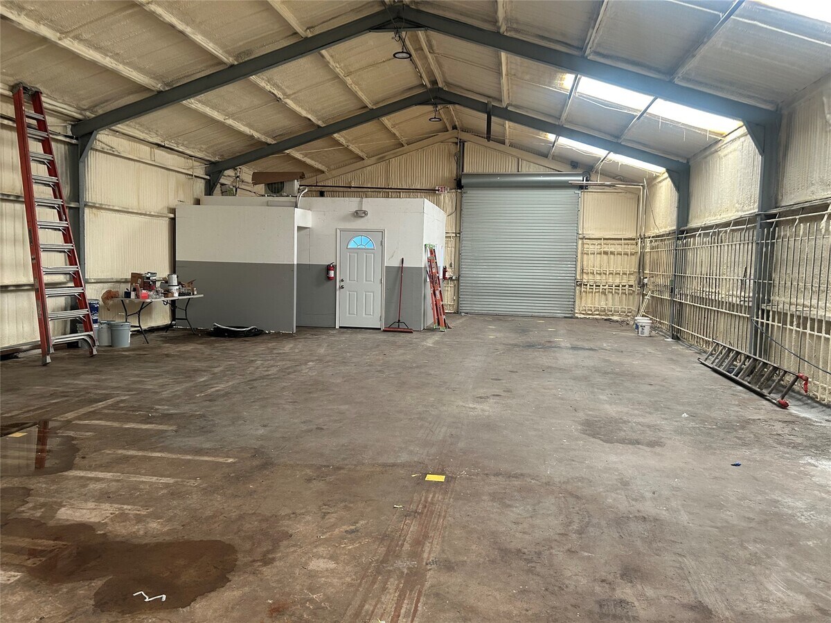 Photo - 6936 Lozier St