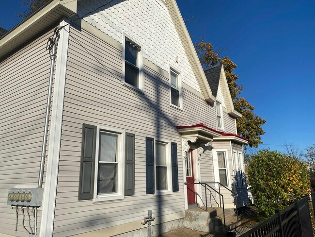 27 Ferry St Unit 1W