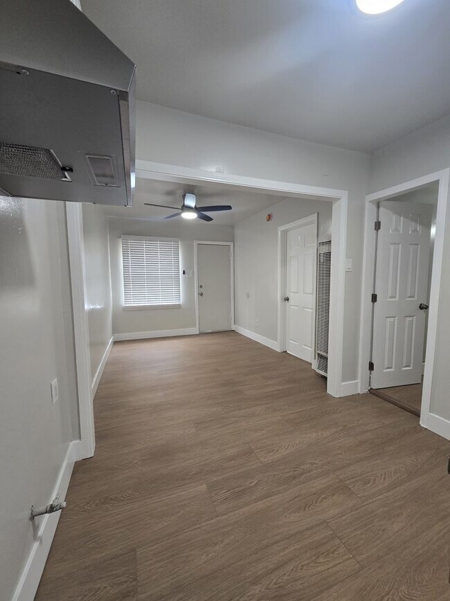 10965 S Figueroa St Unit 10