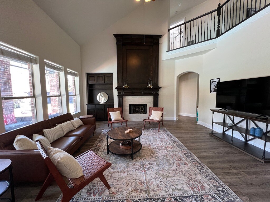 Photo - 1724 Turnberry Ln