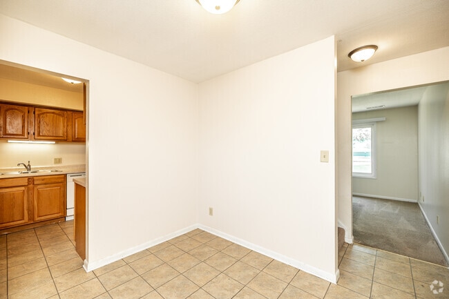 3BR, 1.5BA - 1,200 SF - Rosewood Townhomes