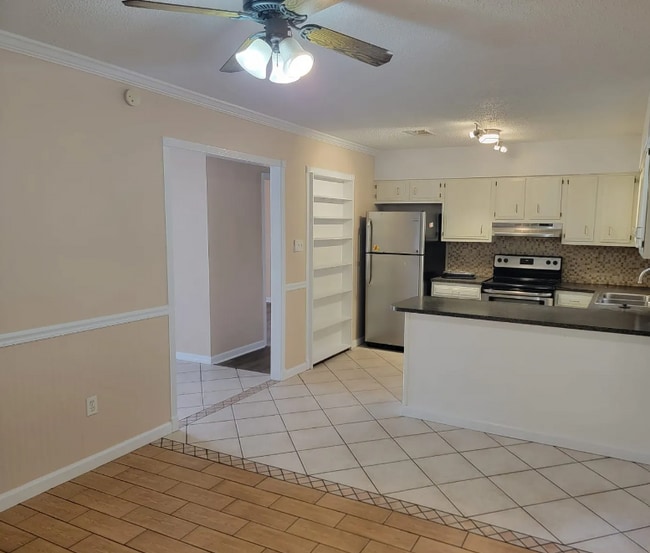 Photo - 34 Pembrook Cir