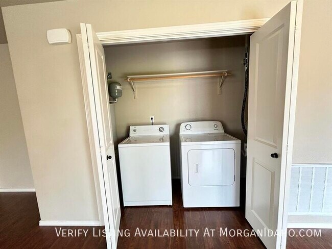 Photo - 11862 W Fairview Ave Unit 201