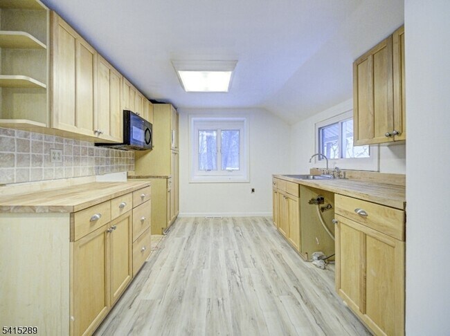 Photo - 240 Acabonack Rd