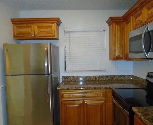 1421 Windorah Way Unidad H