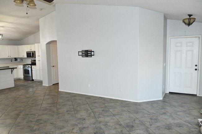 Photo - 13950 W Maui Ln
