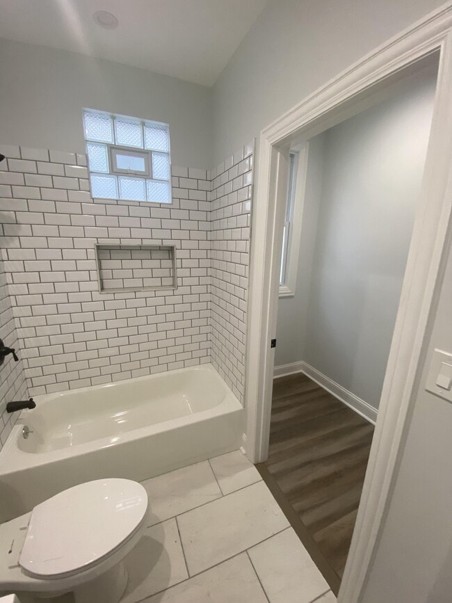 Photo - 3840 W Diversey Ave Unidad 2