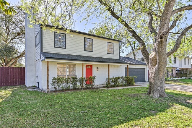 Photo - 425 E Castle Harbour Dr