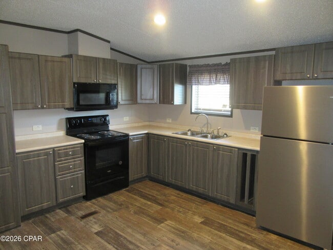 Photo - 4905 Alameda St