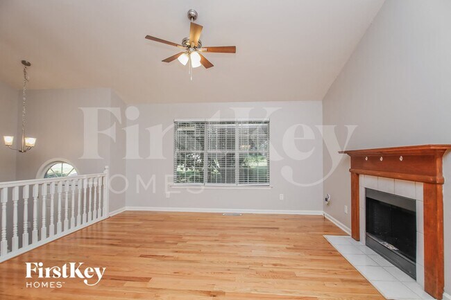 Photo - 441 Bakers Bridge Cir