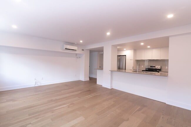 Building Photo - 37 Roosevelt Ave Unit 402