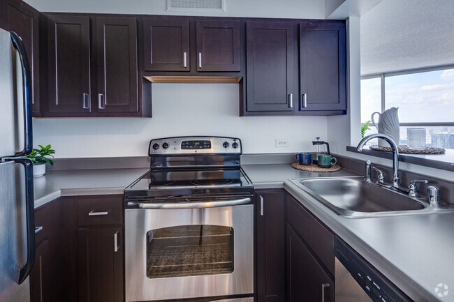 1BR, 1BA - 669SF - Kitchen