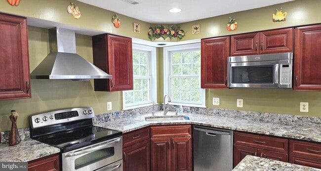 Photo - 10 Forest Brook Ct