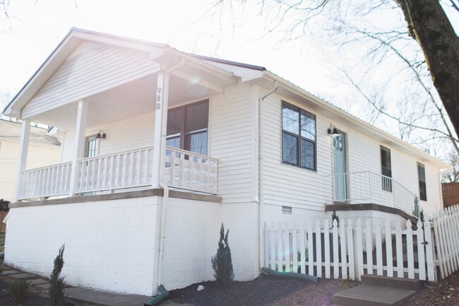 Front - 980 Marion St House