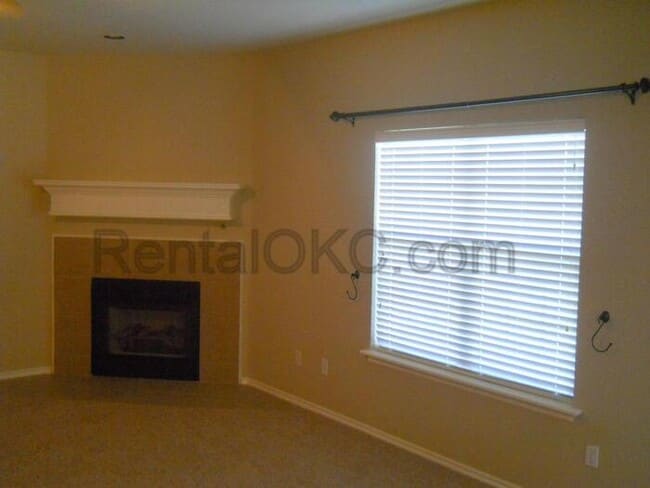Photo - 3 Bed 2 bath Liberty Trails home Close to Tinker