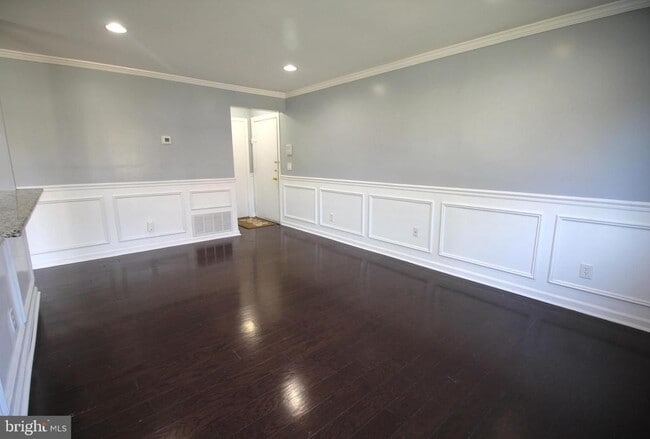 Photo - 3121 Sayre Dr