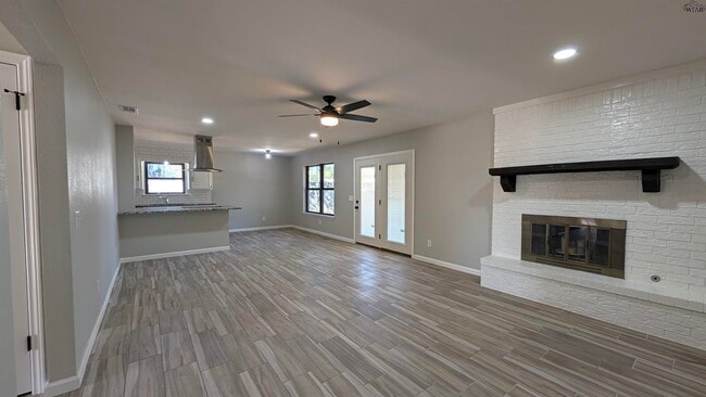 991 Cheryl Dr