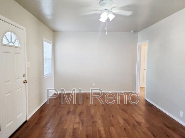 Photo - 321 Fodrin Wy