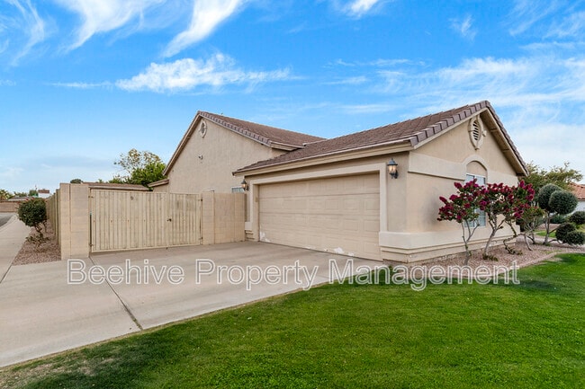 1861 N Oracle Cir