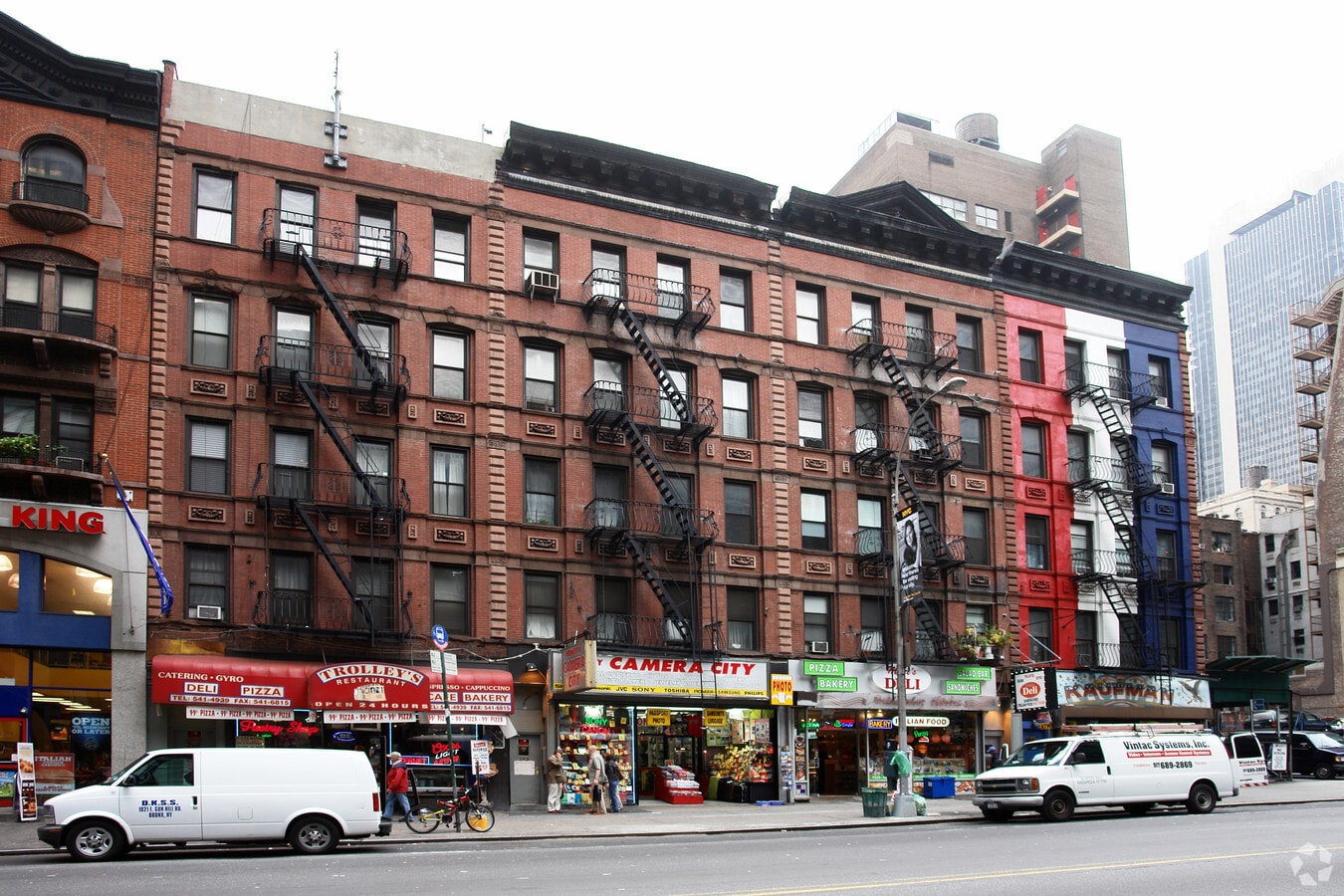 Photo - 321 W 42nd St Apartments