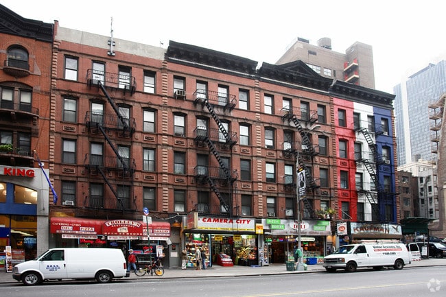 Building Photo - 321 W 42nd St Rental