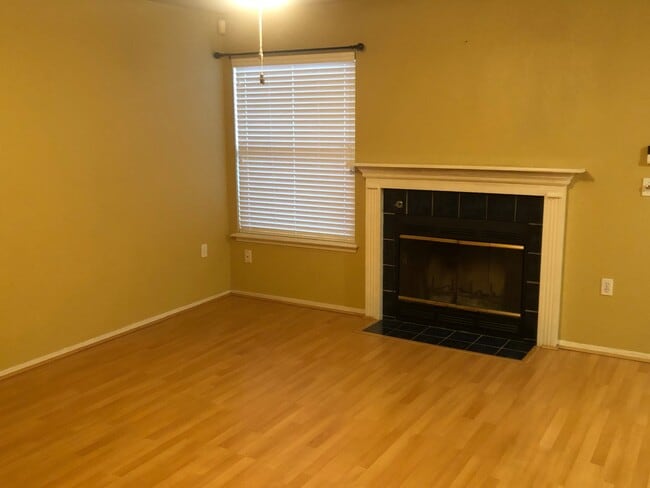 Photo - Beautiful 3 Bedroom, 2.5 Bath Townhome Condo in Canterbury!