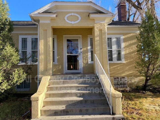 Building Photo - 623 E Lewis St