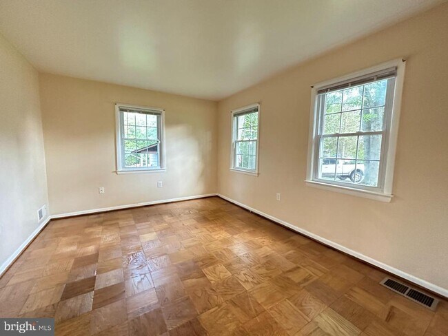 Photo - 7432 Berwick Ct