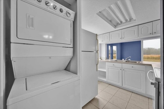 Photo - 405 Caribbean Dr
