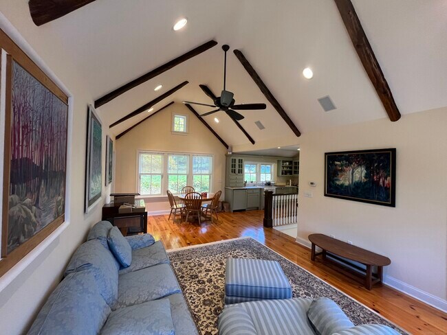 Photo - 255 Center Rd