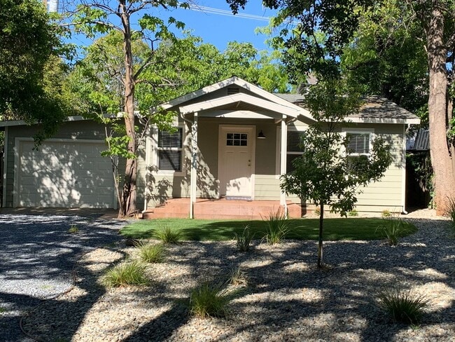 Remodeled/ private setting - Remodeled/ private setting House